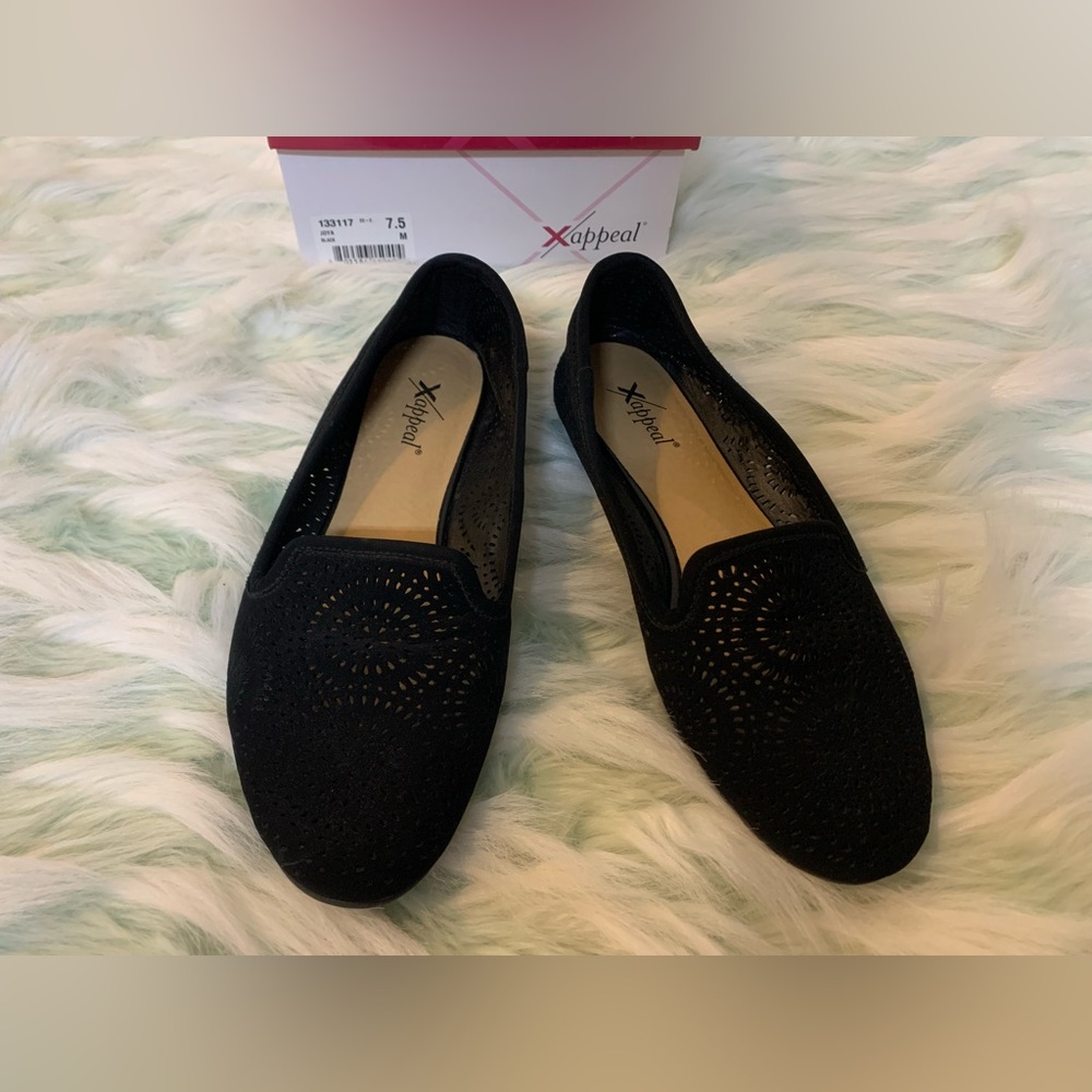 Xappeal Milani Flat - Women’s Black Flats - Size 7.5